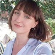 Me encantará verte confiado/a con el idioma con mi ayuda. Profesora de inglés nativo educada en Irlanda. Preparo a personas de todas las edades en el manejo del idioma y también para exámenes oficiales
